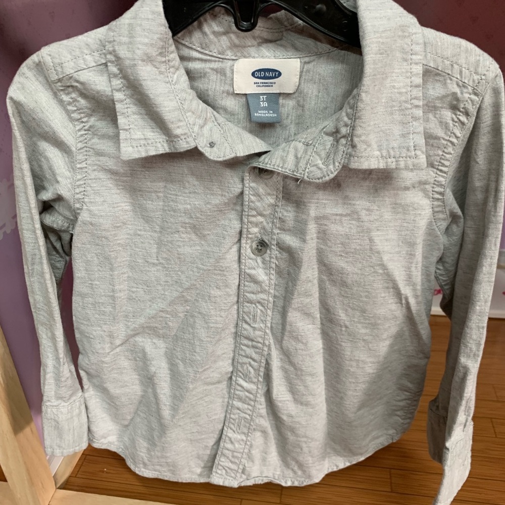 Two Oldnavy 3T button down shirts